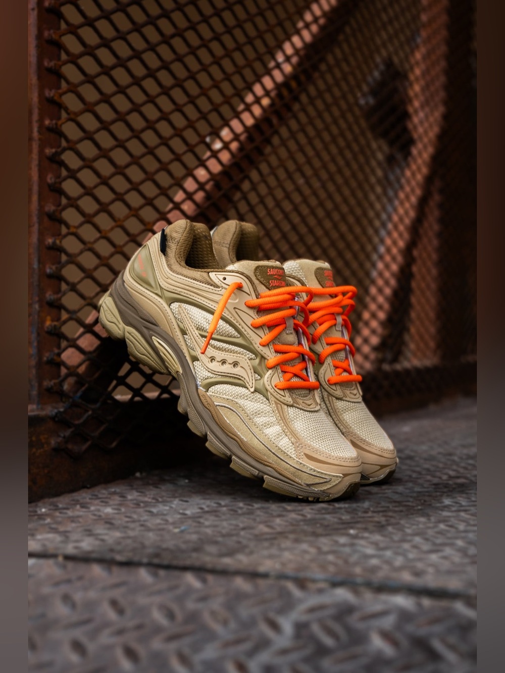 NEW Saucony x Starcow Progrid Omni 9 Beige/Tan Sneakers